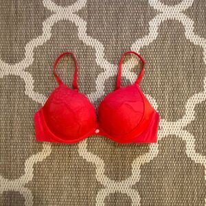 Victoria’s Secret bombshell  bra, size 34B